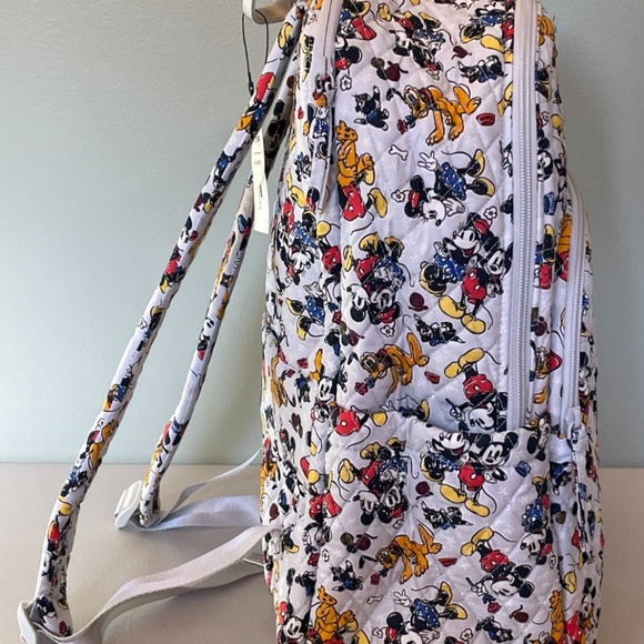 New Vera Bradley Disney Essential Large Backpack "MICKEY MOUSE FAMILY FUN" - Picture 5 of 8